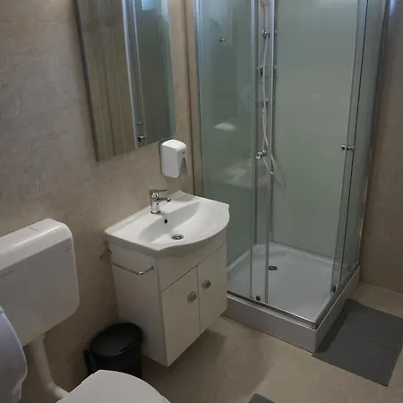 Majus 1 Vendeghaz - 3*