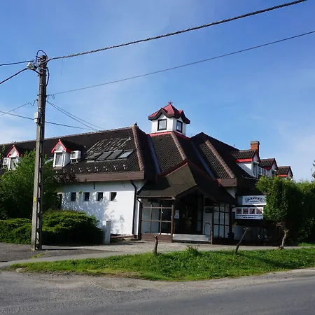 Majus 1 Vendeghaz -