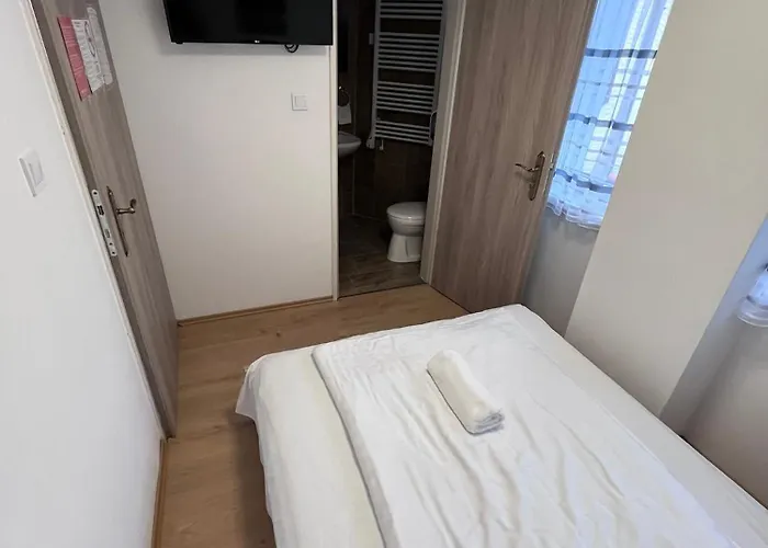 Majus 1 Vendeghaz -