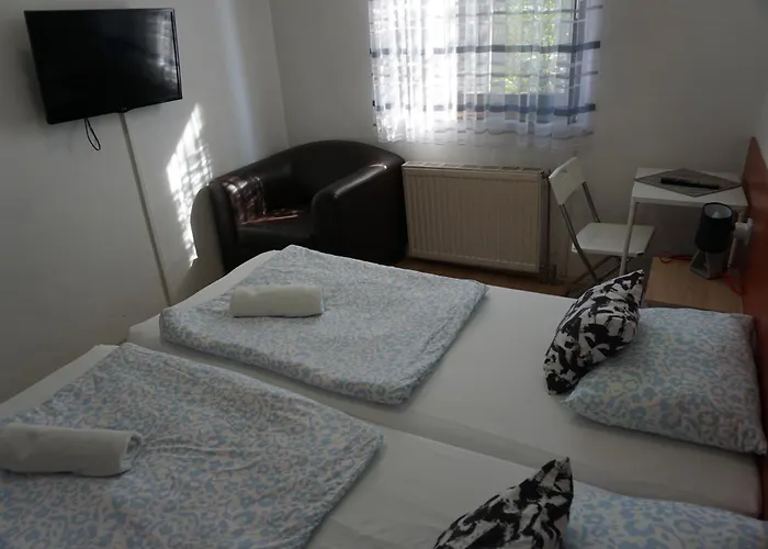 Majus 1 Vendeghaz - 3* Torony