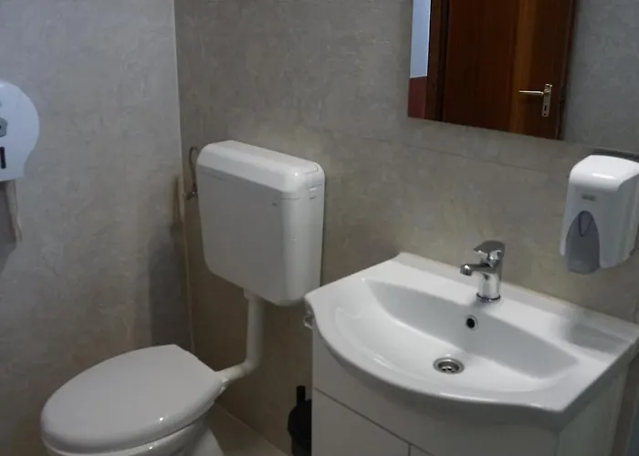 Majus 1 Vendeghaz -